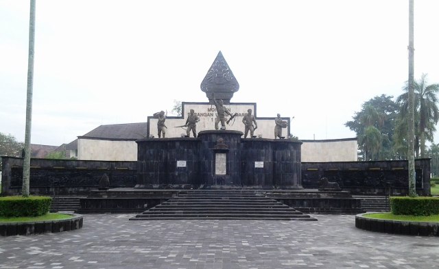 Monumen Serangan Umum 1 Maret 1949 (Foto: id.wikipedia.org)