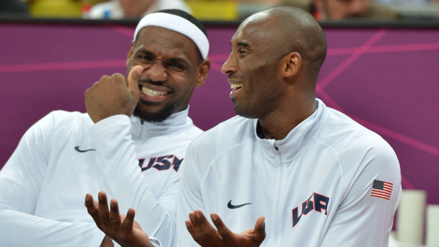 Bryant dan James di Timnas Basket AS. (Foto: MARK RALSTON / AFP)