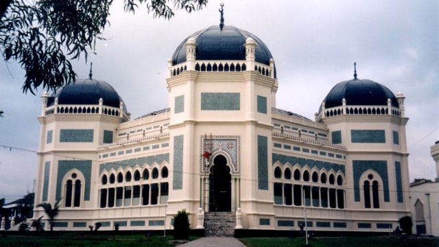 Masjid Raya Medan (Foto: Wikimedia Commons)