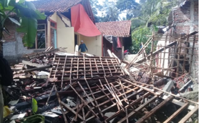 Puluhan Rumah di Tonjong Brebes Rusak Akibat Tanah Bergerak