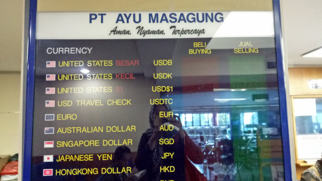 Suasana Money Changer PT Ayu Masagung (Foto: Ela Nurlaela/kumparan)