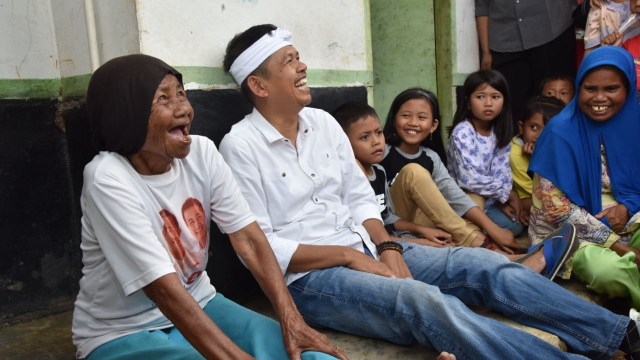 Dedi Mulyadi sambangi buruh tani di Sukabumi. (Foto: Dok. Humas Dedi Mulyadi)