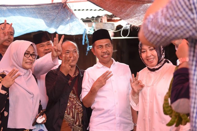 Dagangannya Ludes Diborong, Pedagang Pasar Tanjungraja Siap Menangkan Paslon Ishak-Yudha