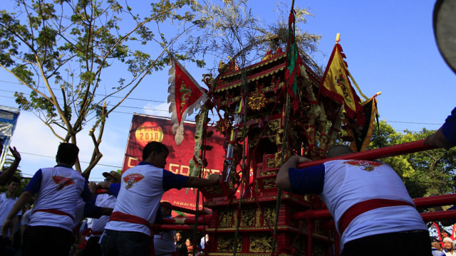Tradisi Arak-arakan 'Kio' di Padang