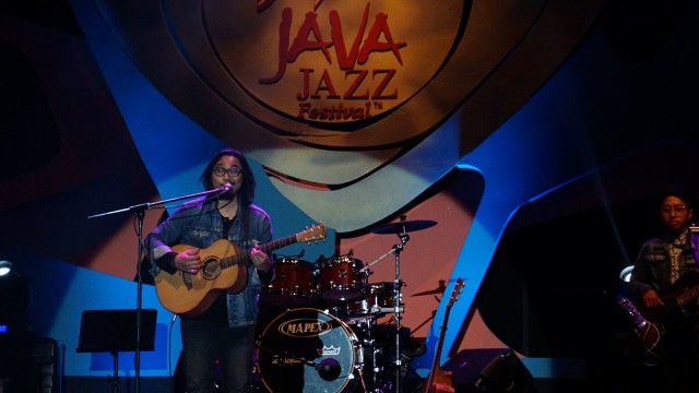 Adhitia Sofyan di Java Jazz (Foto: Garin Gustavian/kumparan)