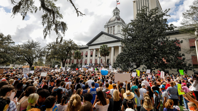 Protes penembakan di Florida, Amerika Serikat (Foto: REUTERS/Colin Hackley)