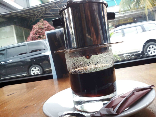 Catatan Siang di Kedai Kopi