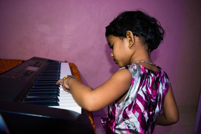 Ilustrasi Anak dan Piano (Foto: Pixabay)
