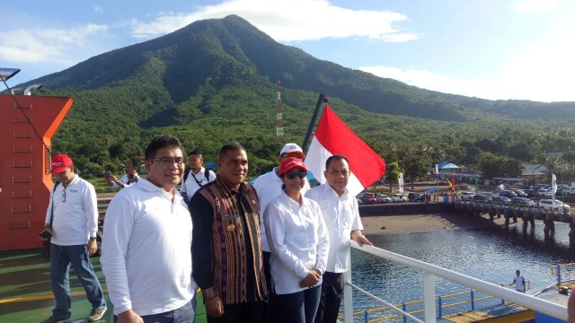 Menteri BUMN Rini Soemarno di NTT (Foto: Nadia Jovita/kumparan)