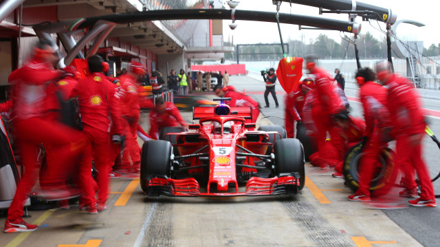 Vettel di tes pramusim 2018. (Foto: REUTERS/Albert Gea)
