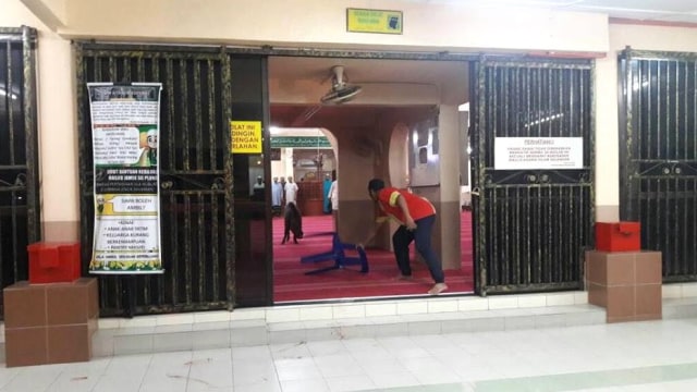 Babi hutan masuk Masjid Malaysia. (Foto: Facebook/Nizam Ayu)