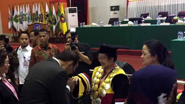 Megawati dapat gelar Doktor Honoris Causa. (Foto: Iqbal Tawakal/kumparan)