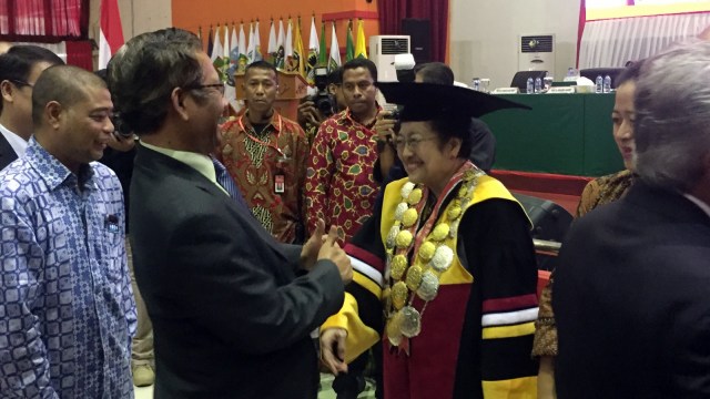 Megawati dan Mahfud MD. (Foto: Mirsan Simamora/kumparan)