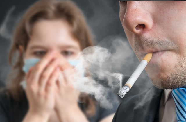 Kamu Tidak Perlu Sungkan 3 Langkah Sopan Menghentikan Orang Merokok Kumparan Com