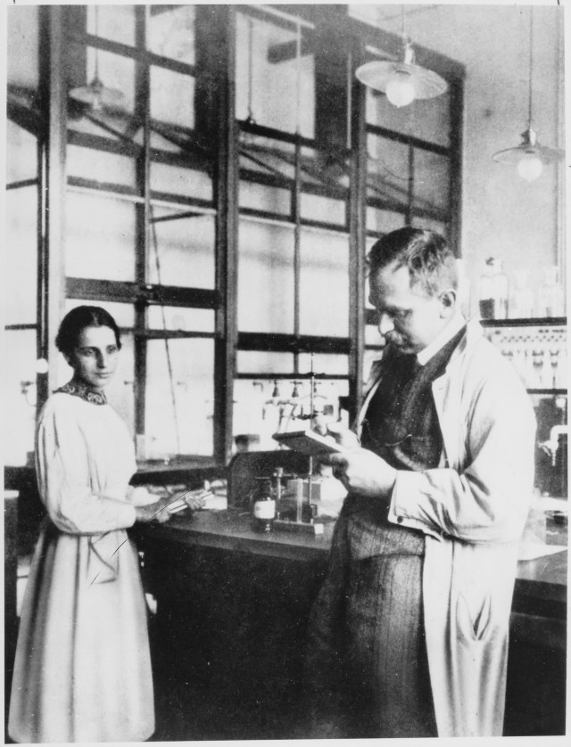 Lise Meitner dan Otto Hahn. (Foto: wikimedia commons)