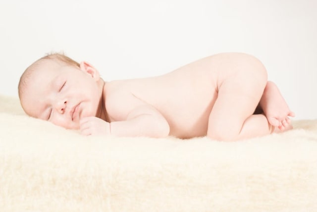 Ilustrasi BAB pada bayi (Foto: Pexels)