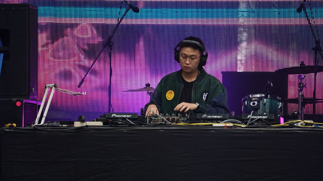 ROYCDC tampil di Navajo Stage LaLaLa Fest 2018. (Foto: Garin Gustavian Irawan/kumparan)