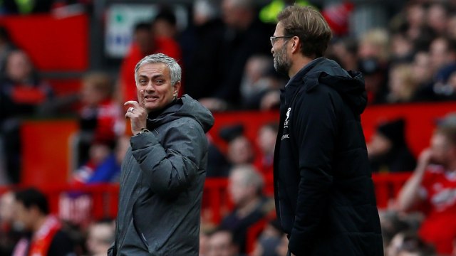 Mourinho dan Klopp di Old Trafford. (Foto: Reuters/Jason Cairnduff)