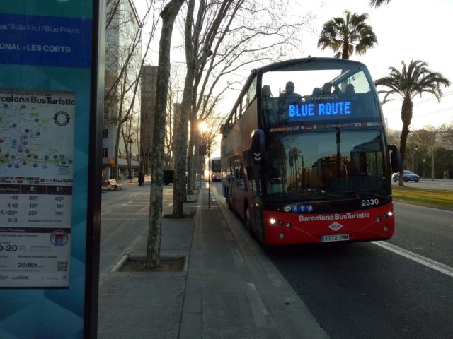 Bus Wisata di Barcelona (Foto: Rachmadin Ismail)