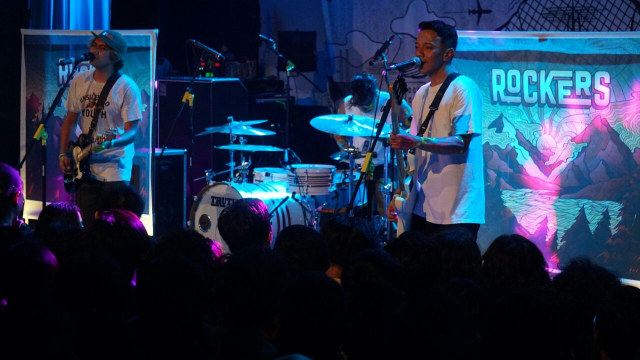 Rocket Rockers di konser Neck Deep (Foto: Jamal Ramadhan/kumparan)