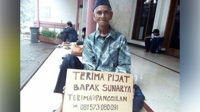 Kisah Kakek Sunarya, Tukang Pijat Keliling yang Dibayar Seikhlasnya | kumparan.com
