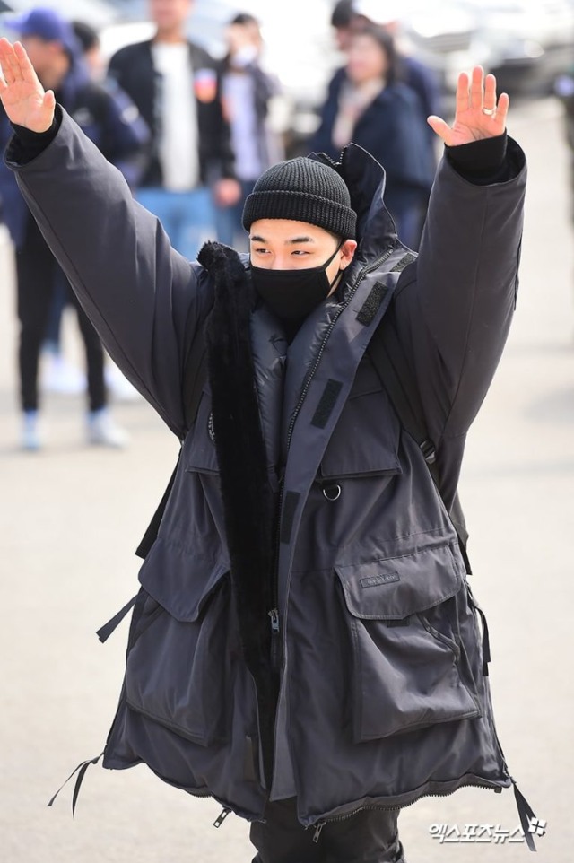 Taeyang Bigbang Memulai Wajib Militer Hari Ini