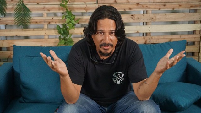 Bucek Depp: dari Kru hingga Jadi Aktor yang Ogah Turunkan Harga