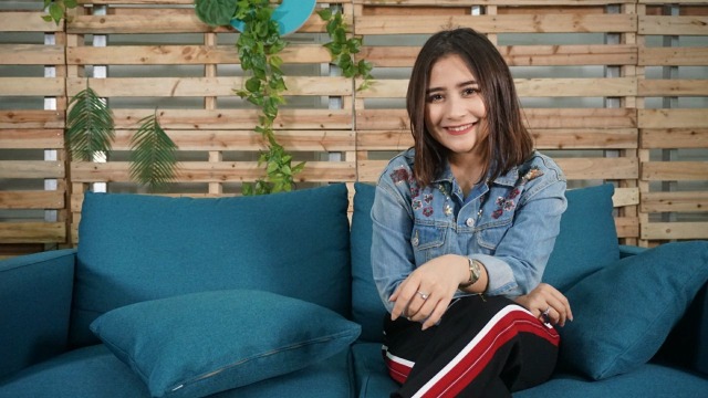 Posting Foto Bareng, Prilly Latuconsina dan Dikta Jadian? Auto Patah Hati Massal (211562)