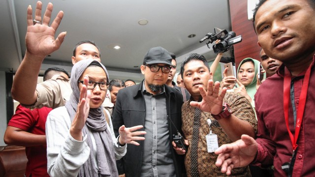 Pemeriksaan tim pemantau kasus Novel Baswedan (Foto: Antara/Dhemas Reviyanto)
