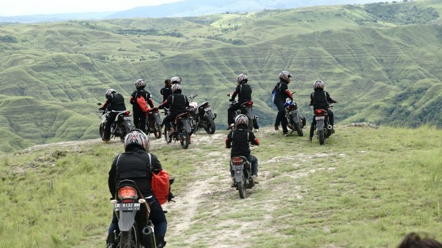 9 Rider Garputala Taklukan Jalur Waingapu-Nggongi  (6)