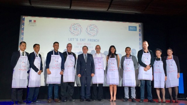 Duta besar Prancis dan para chef berfoto bersama (Foto: Adisty Putri Utami/kumparan)