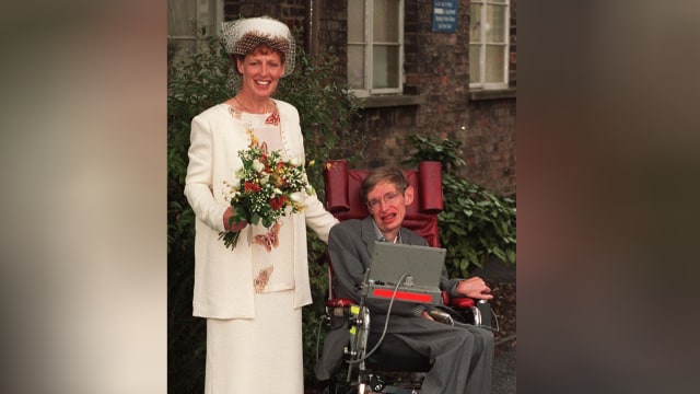 Pernikahan Stephen Hawking dan Elaine Mason (Foto: AFP/Michael Stephens)