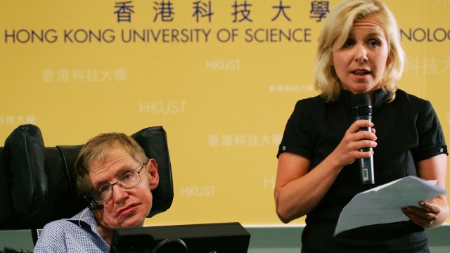 Stephen Hawking dan Lucy Hawking. (Foto: Getty Images)