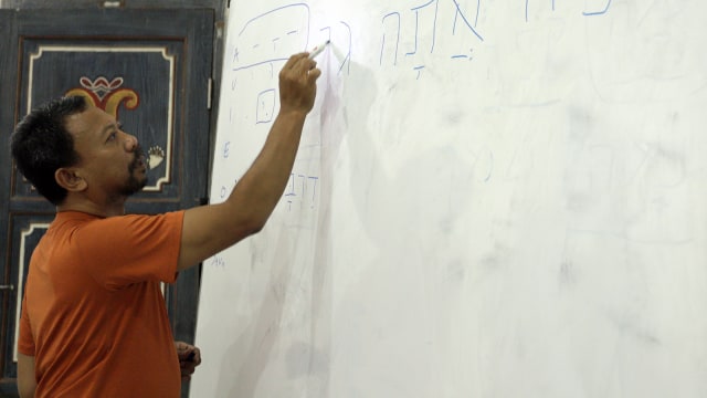 Mengunjungi Tempat Kursus Bahasa Israel Pertama di Jakarta (386)