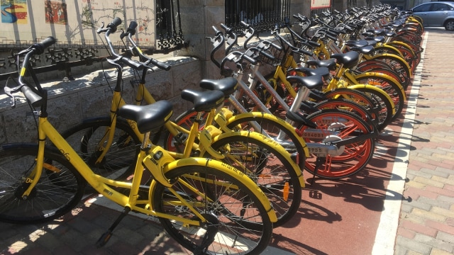 Bike sharing diparkir rapi