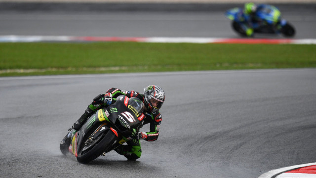 Zarco saat melakukan cornering. (Foto: MANAN VATSYAYANA / AFP)