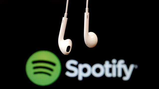 Platform streaming musik Spotify. (Foto: Christian Hartmann/Reuters)