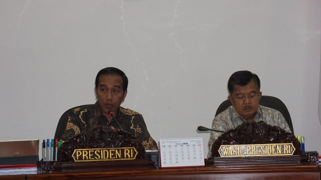 Joko Widodo dan Jusuf Kalla rapat SDM. (Foto: Yudhistira Amran Saleh/kumparan)