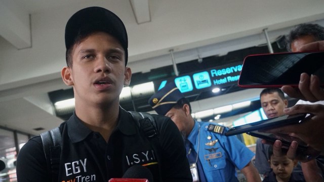 Egy Maulana Vikri tiba di Terminal 2 (Foto: Fanny Kusumawardhani/kumparan)