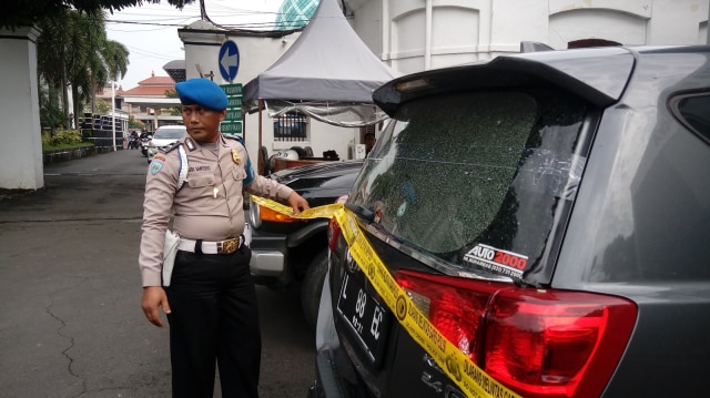 Barang Bukti Kasus Penembakan Mobil Pejabat (Foto: Phaksy Sukowati/kumparan)