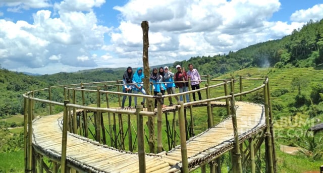 Curug Cirajeg Purabaya, Wisata Air Terjun di Tengah Sawah (1)