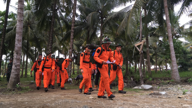 Personil TNI AU Bertahan Hidup di Daratan dan Lautan Morowali (5)