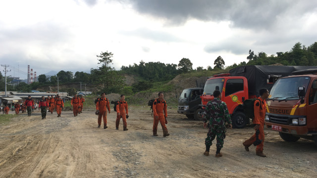 Personil TNI AU Bertahan Hidup di Daratan dan Lautan Morowali (9)