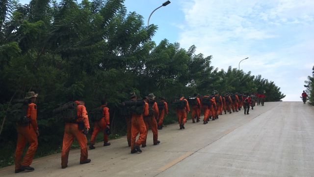 Personil TNI AU Bertahan Hidup di Daratan dan Lautan Morowali (10)