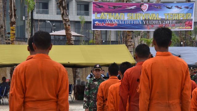 Personil TNI AU Bertahan Hidup di Daratan dan Lautan Morowali (22)
