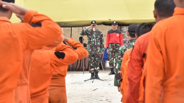 Personil TNI AU Bertahan Hidup di Daratan dan Lautan Morowali (23)