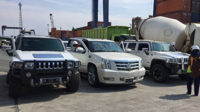 Mobil mewah sitaan KPK. (Foto: Fachrul Irwinsyah/kumparan)