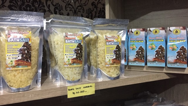 Produk garam spa rama shinta  (Foto: Selfy Sandra Momongan/kumparan)