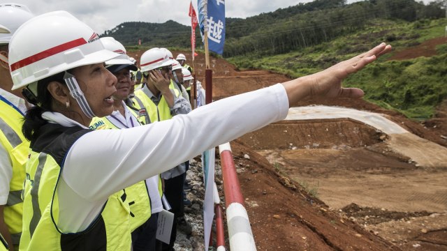 Rini Soemarno tinjau proyek kereta cepat (Foto: ANTARA FOTO/M Agung Rajasa)