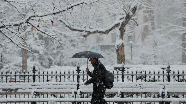 Badai Salju di New York. (Foto: REUTERS/Lucas Jackson)